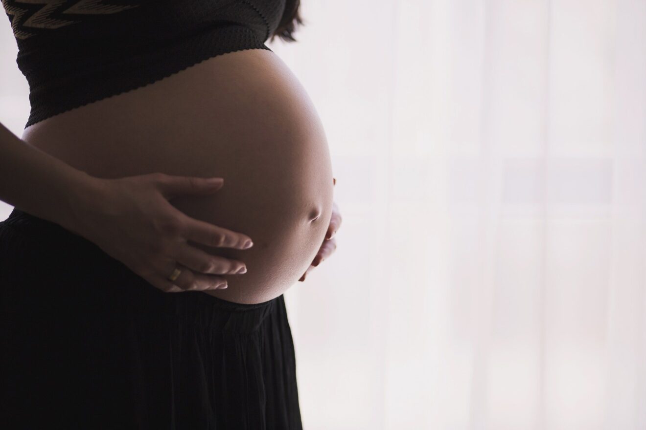 Cibi in gravidanza: cosa è bene evitare?