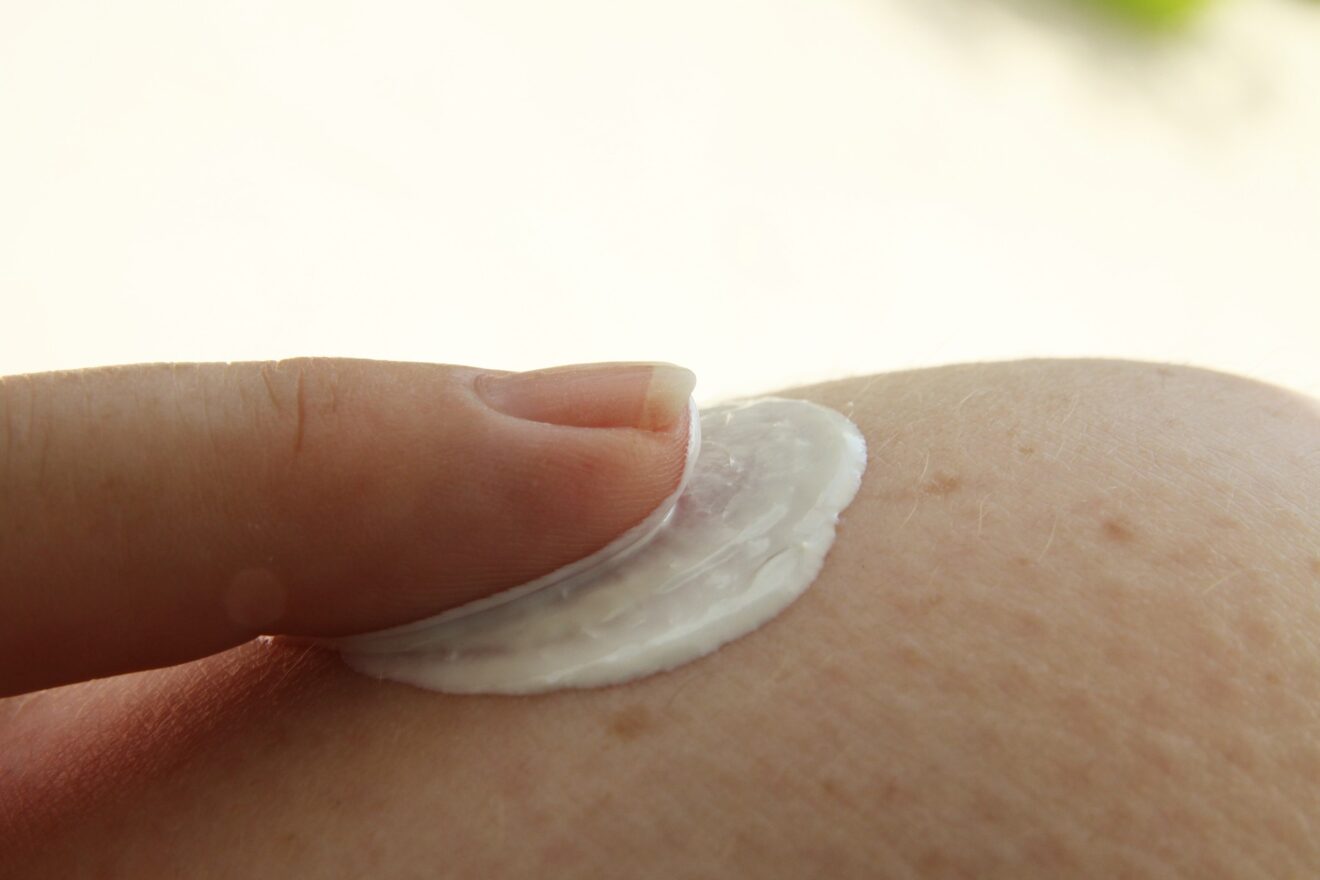 Pelle secca: come nutrire la pelle con sostanze naturali