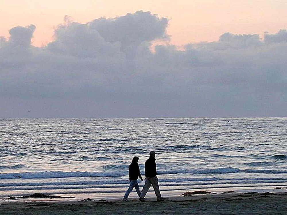 camminare spiaggia