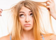 Capelli danneggiati.