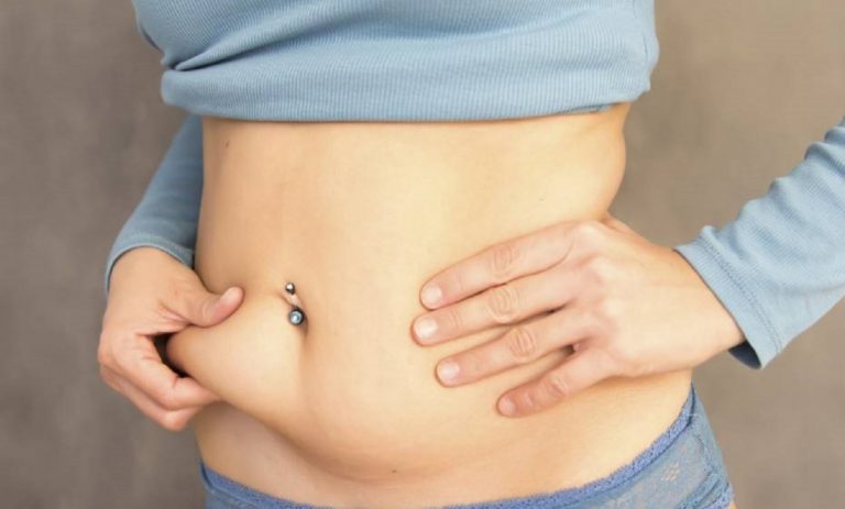 Grasso addominale femminile.