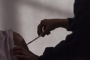 vaccini loncologa con cancro triplica rischio morte da infezioni e sovrainfezioni 2