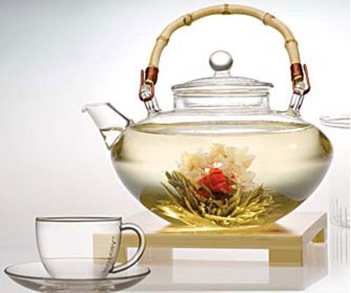 Tè bianco: controindicazioni e quando è meglio evitarlo