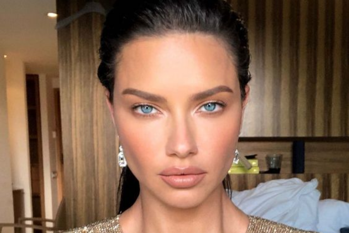 Adriana Lima, tutti i segreti per un fisico sempre al top: la dieta della top model