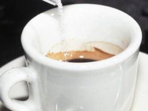 alimenti con alcuni dolcificanti comuni piu rischi puberta precoce studio 2