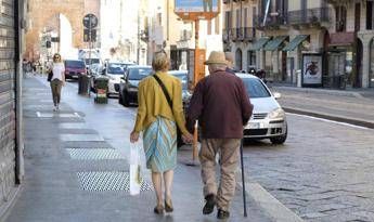 in italia quasi 15 milioni con demenza le associazioni famiglie lasciate sole 2