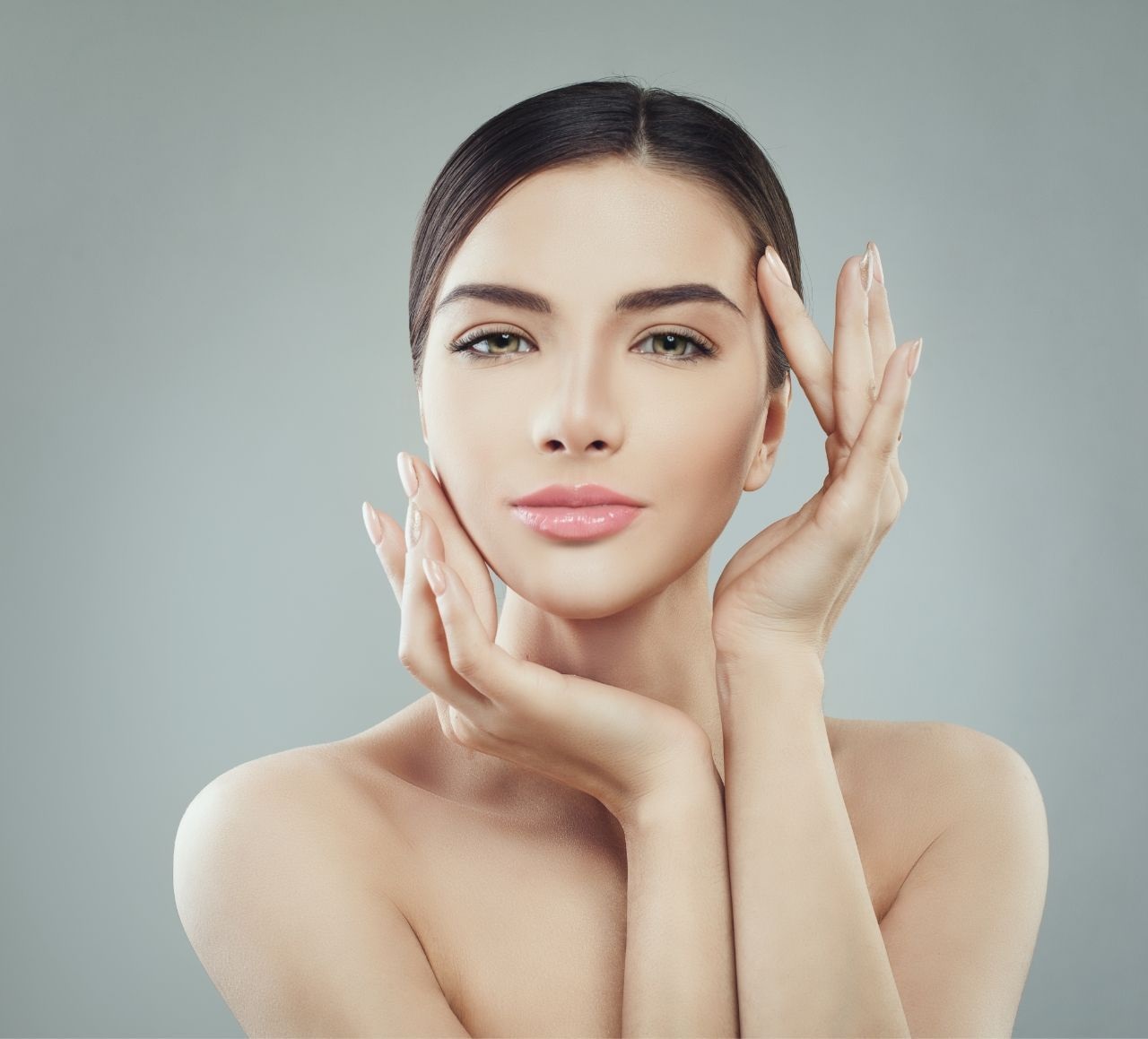 Macchie sulla pelle del viso: come eliminarle naturalmente