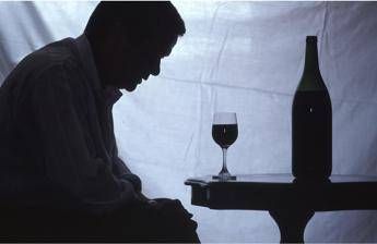 alcol iss 8 mln italiani consumatori a rischio oltre 4mln binge drinker 2