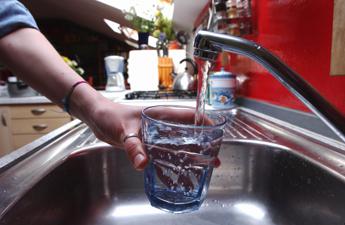 norovirus tra lombardia e trentino scatta divieto di bere acqua dal rubinetto 2