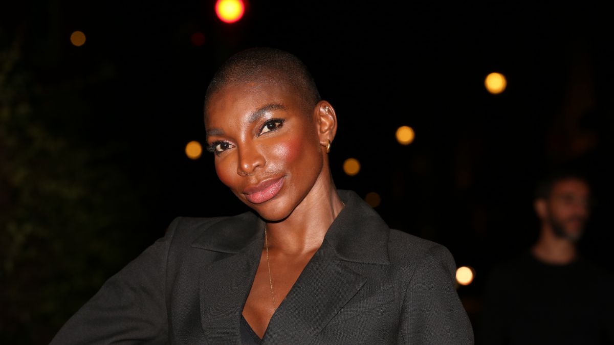 La beauty routine di Michaela Coel