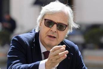 sgarbi e la depressione la psicologa sofferenza grande sua volonta va rispettata 2