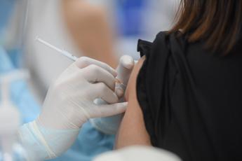 infettivologi coperture vaccinali in calo serve rivedere campagna autunnale 2