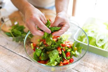 covid il rischio contagio crolla con la dieta vegetariana 2