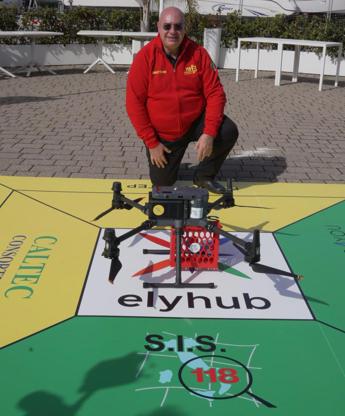il defibrillatore arriva dal cielo con il drone del 118 2
