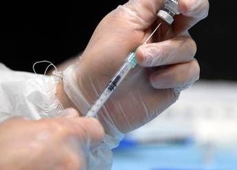 vaccini vaia convinciamo e accompagnamo chi dubita obbligo ancora visto come costrizione 2