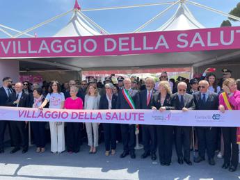 lotta al tumore al seno 25 anni race for the cure al circo massimo il villaggio salute 2