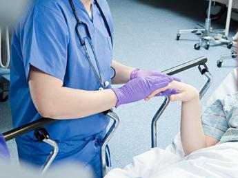 pronto soccorso in crisi mancano 4 500 medici e 10mila infermieri 2