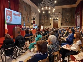 sclerosi multipla per 140mila italiani barometro aism fotografa emergenza sanitaria e sociale 2