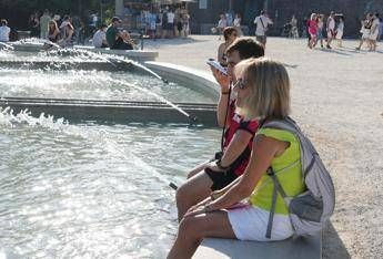 caldo in aumento sullitalia oggi bollino arancione in 13 citta e domani sara rosso in 6 2