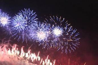 capodanno e bambini attenzione a fumi fuochi artificio lallarme dei pediatri 2
