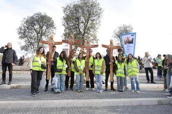 a san pietro il giubileo del campus bio medico piu di mille persone in cammino e raccoglimento 2