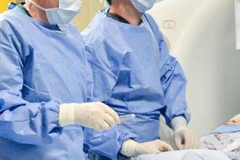 colon debutta lanastomosi magnetica senza punti di sutura primato mondiale a bergamo 2