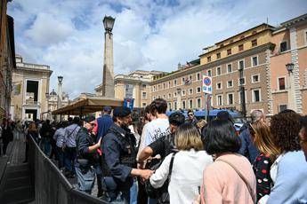 giubileo da mascherine a preservativi da oms ecdc e iss i consigli di salute per i pellegrini 2