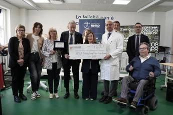 malattie rare sla consegnata al centro nemo di trento la donazione aisla 2