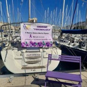 lega navale e aisf a vele spiegate per sensibilizzare su fibromialgia 2