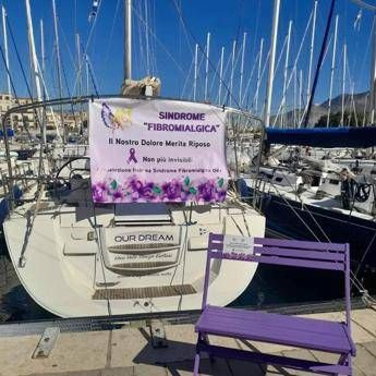 lega navale e aisf a vele spiegate per sensibilizzare su fibromialgia 2
