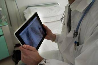 sindacati medici ospedali occupati dalluniversita carriere scippate 2