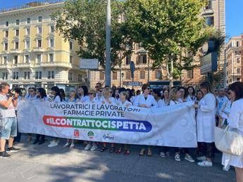 farmacie protesta dipendenti a roma umiliati vogliamo stipendi dignitosi 2