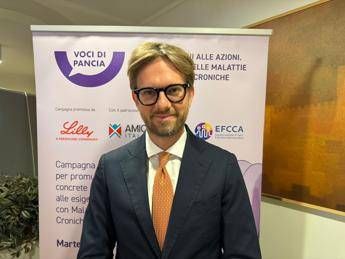 mici villa lilly italy campagna voci di pancia per rompere imbarazzo 2