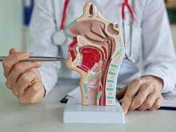tumore corde vocali trovata la scintilla che lo rende aggressivo e invasivo 2