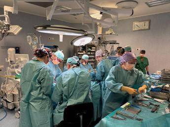 tumori mandibola ricostruita con un osso della gamba nel milanese 2