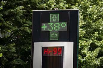 il caldo stringe la morsa sullitalia oggi 6 citta bollino arancione e 13 in allerta gialla 2