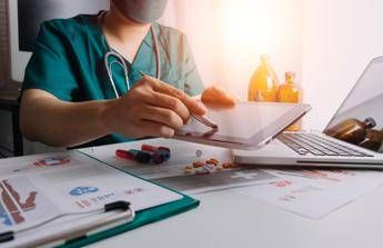 il certificato medico sara anche a distanza ma niente whatsapp per la visita 2
