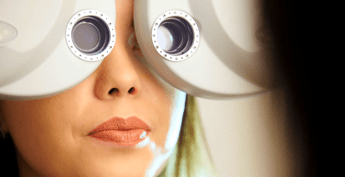 oculista bisantis con la lente intraoculare icl immediato effetto wow 2