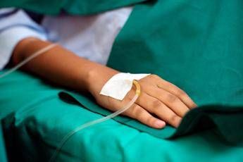 pensava fosse mal di schiena 38enne muore di cancro al retto otto settimane dopo i primi sintomi 2