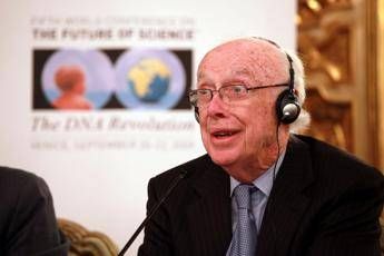 addio a james watson premio nobel scopritore del dna aveva 97 anni 2