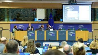 alimentazione nourishment table non solo dieta sana ma anche nutrizione adeguata 2