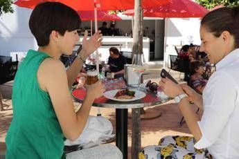 alimentazione italiani e lombardi si descrivono attenti a tavola esperti la realta e diversa 2