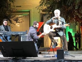 ron live in piazza mastai a roma per laisla importante sensibilizzare 2
