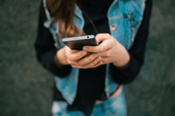 sempre piu online ma sempre piu soli il paradosso dei ragazzi social 2