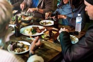dalla colomba alle uova fino a 3 000 calorie a pranzo i consigli dellesperta dopo gli eccessi 2