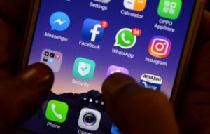 divieto social media agli under 16 nel regno unito lesperto serve patentino digitale 2